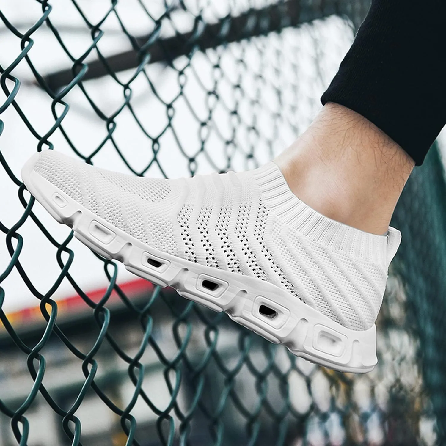 Casual Dress Shoes 2022 New Men's Hollow Flying Woven Lightweight Breathable Comfortable Decompression Fashion Handsome