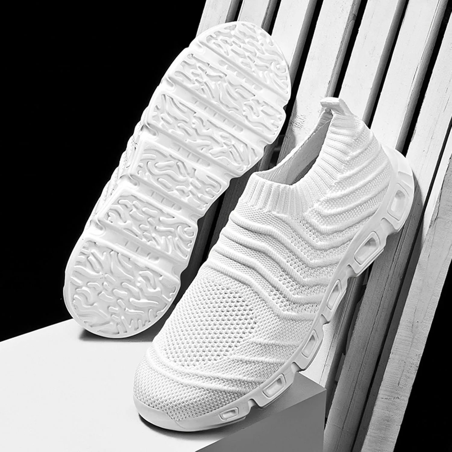 Casual Dress Shoes 2022 New Men's Hollow Flying Woven Lightweight Breathable Comfortable Decompression Fashion Handsome