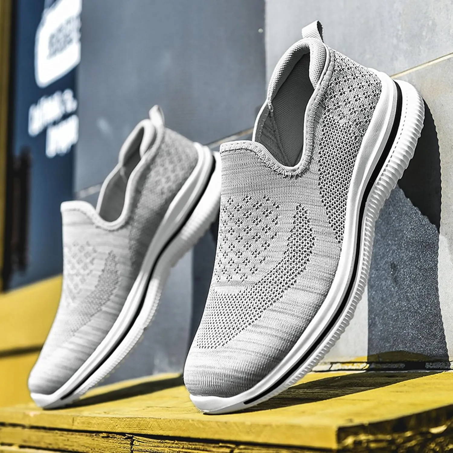 Fashion Men Mesh Mountaineering Casual Sport Shoes Lace Up Solid Color Running Breathable Soft High Tops Men Sneaker