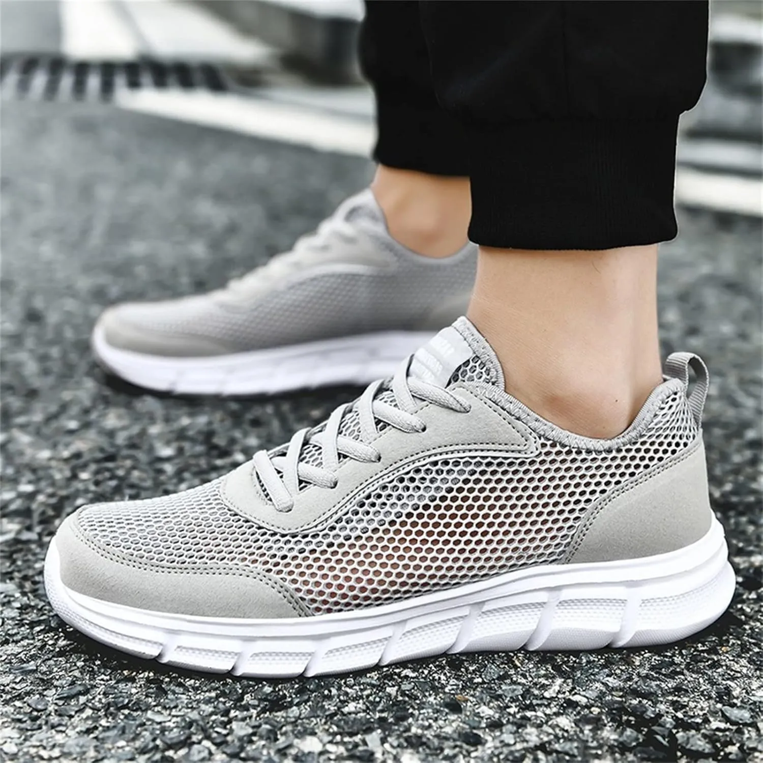 Men's Breathable Barefoot Shoes Breathable and Light Outdoor Comfy Walking Shoe Business Casual Versatile Shoes