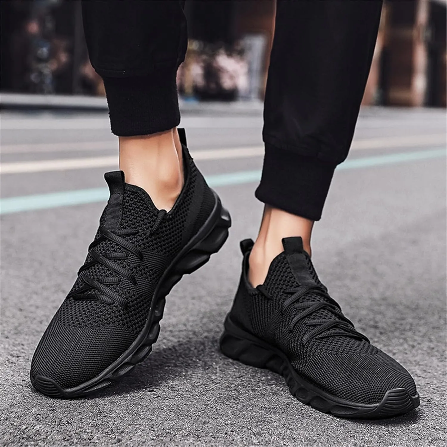 Men's Breathable Mesh Running Shoes Comfortable Breathable Lace Up Sneaker Fashion Lightweight Sneakers for Men