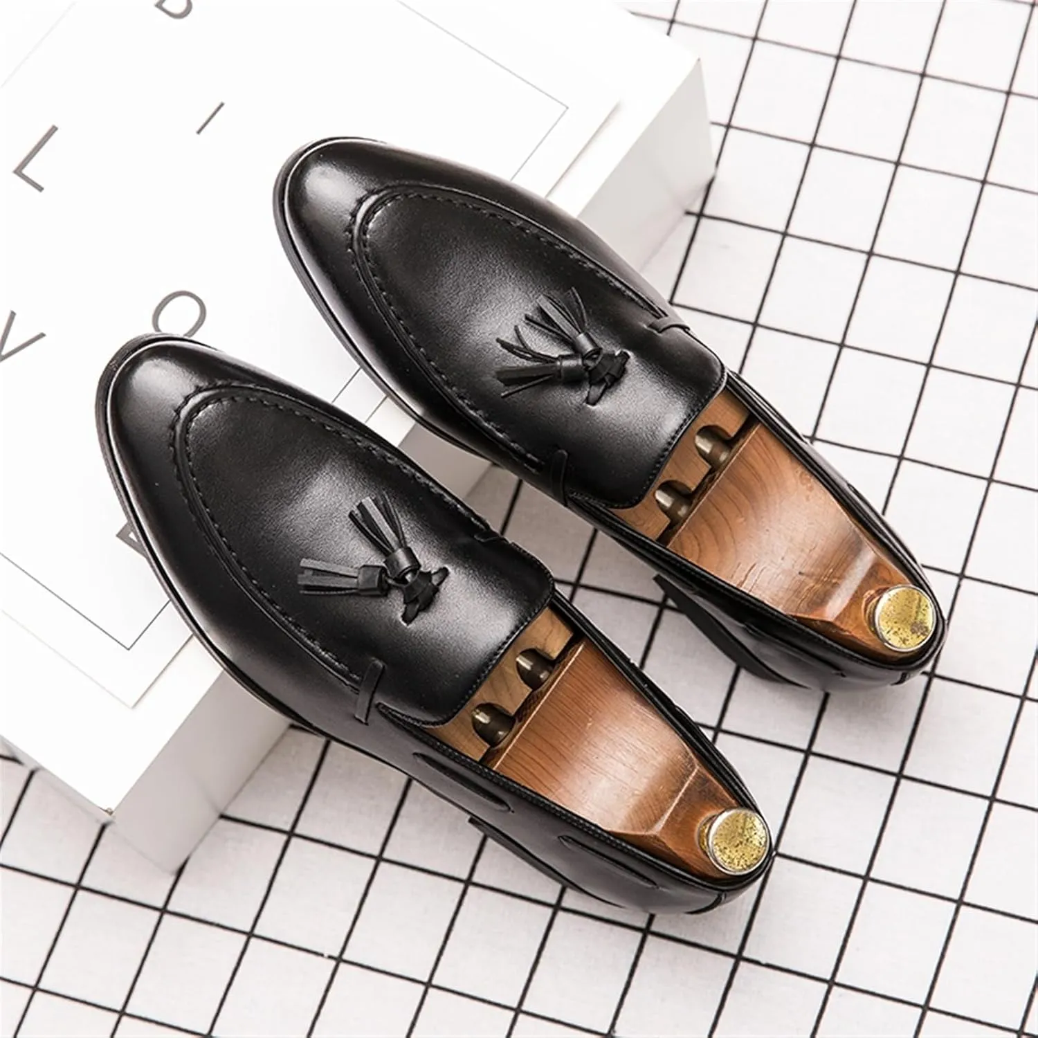 Men's Driving Moccasins - Breathable Tassel Loafers with Anti-Slip Sole, Flexible Fit, Lightweight Design for Walking and Casual Wear