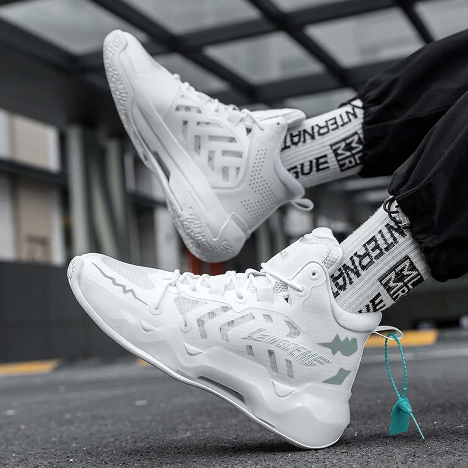 Men's Fashion Basketball Shoes Sneakers Women's High Top Breathable Tennis Running Shoes Comfortable Non-Slip Arch Support Team Training Shoes