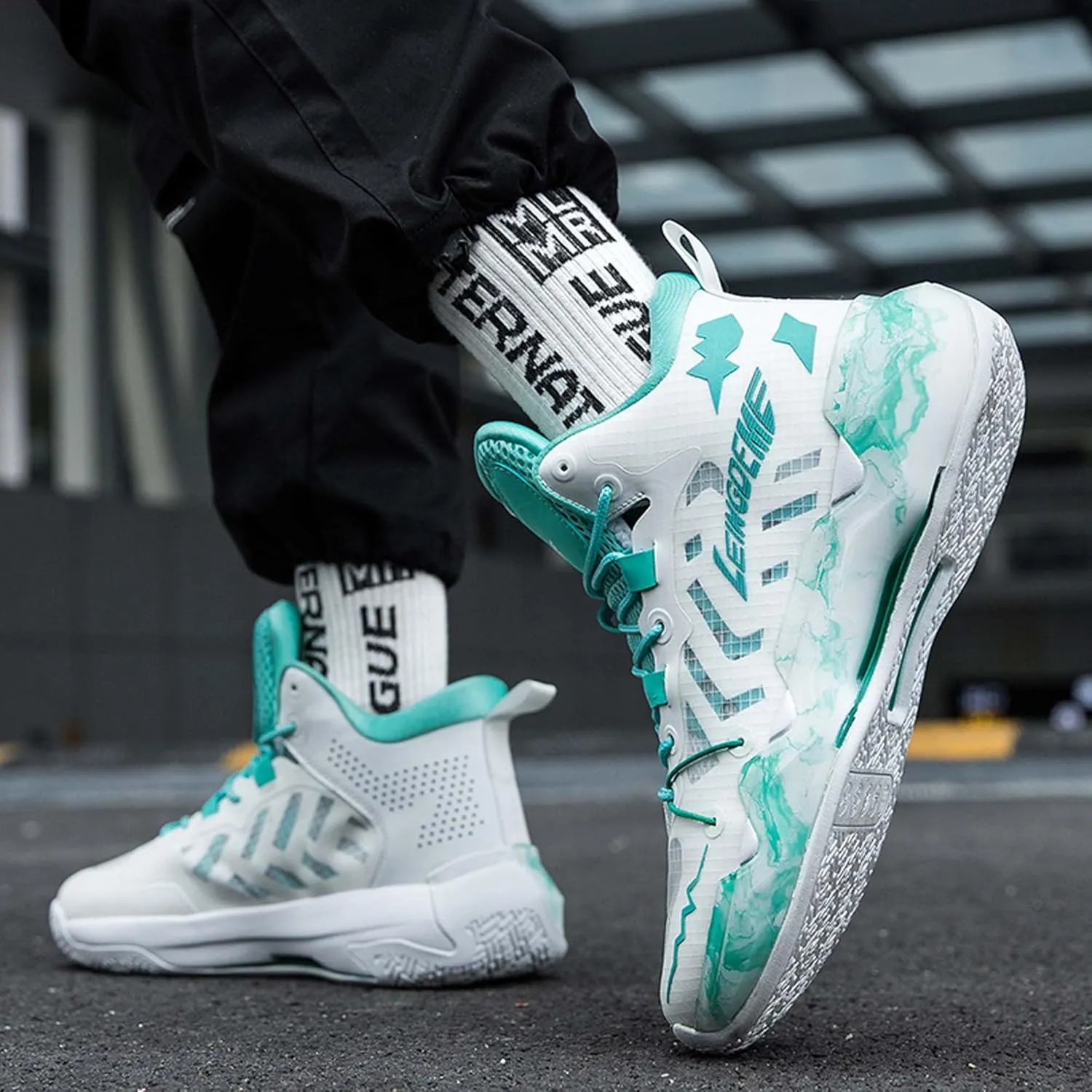 Men's Fashion Basketball Shoes Sneakers Women's High Top Breathable Tennis Running Shoes Comfortable Non-Slip Arch Support Team Training Shoes