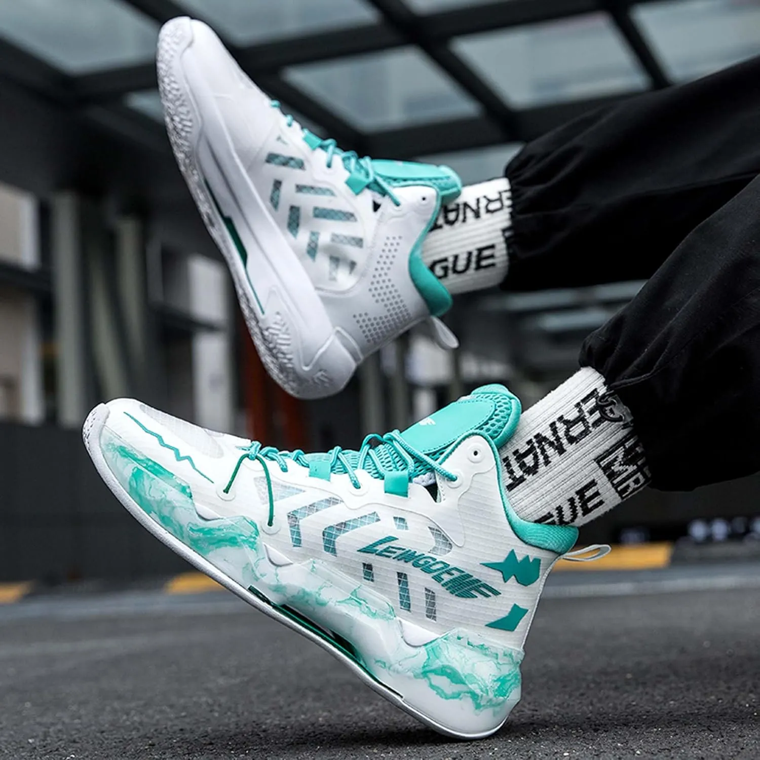 Men's Fashion Basketball Shoes Sneakers Women's High Top Breathable Tennis Running Shoes Comfortable Non-Slip Arch Support Team Training Shoes