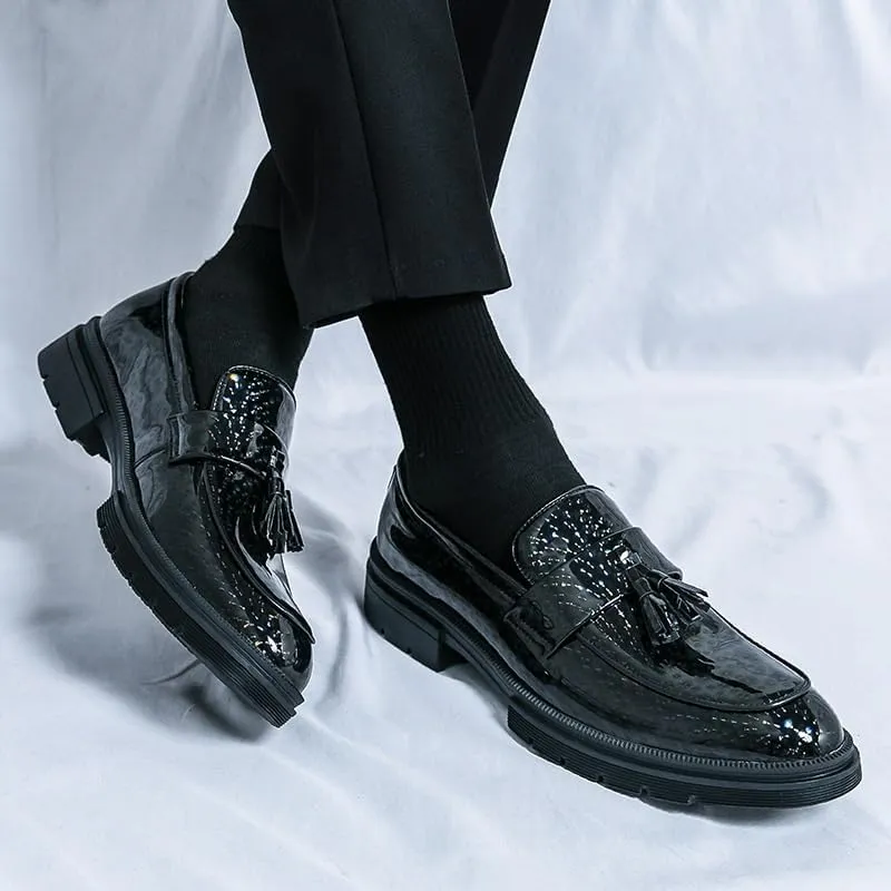 Mens Loafers British Style Tassels Round Toe Slip on Soft Sole Fashion Classic Formal Business Dress Wedding Groom Leather Shoes