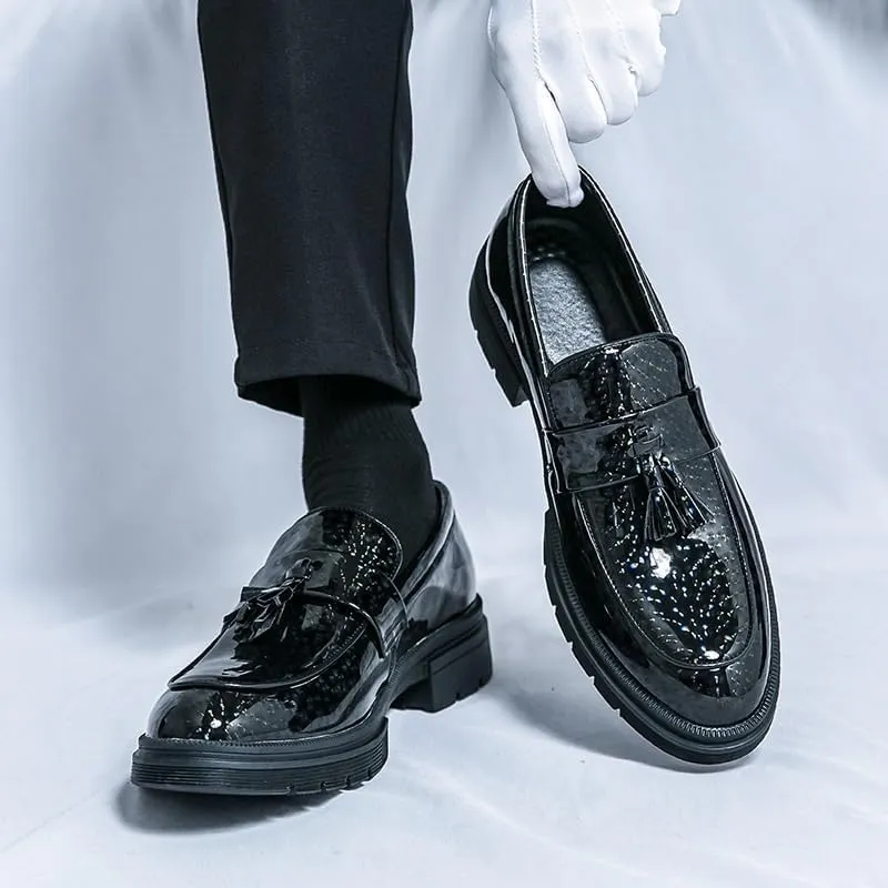 Mens Loafers British Style Tassels Round Toe Slip on Soft Sole Fashion Classic Formal Business Dress Wedding Groom Leather Shoes