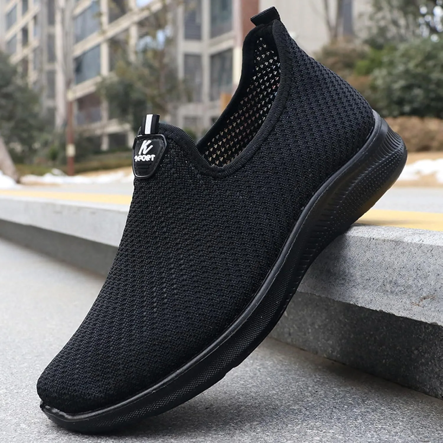 Sneakers Business Breathable Men Sports Shoes Fashionable New Pattern Simple and Pure Color Mesh Breathable and