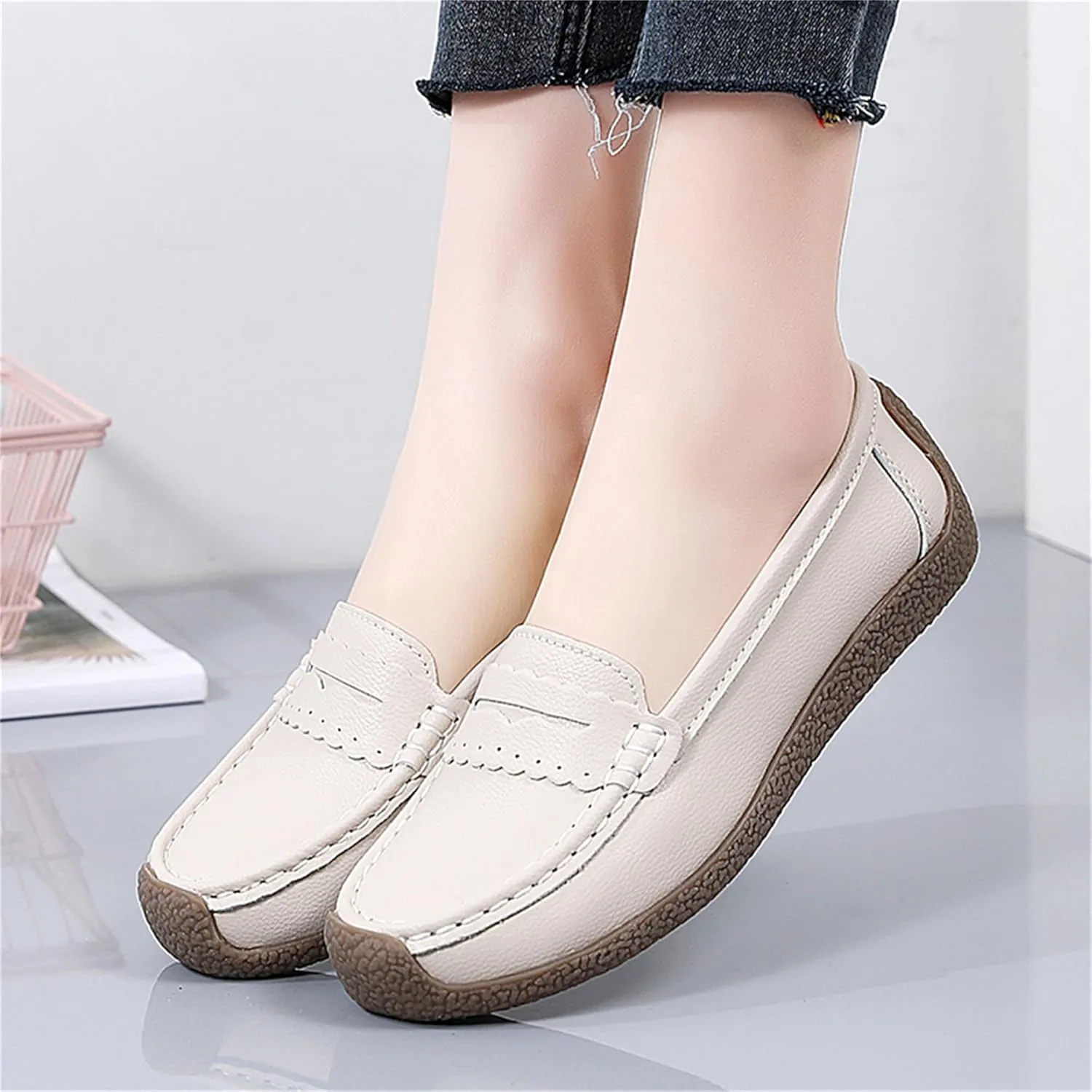Veroders Classic Flats Loafer Shoes for Women Breathable Lightweight Flexible Leather Loafers