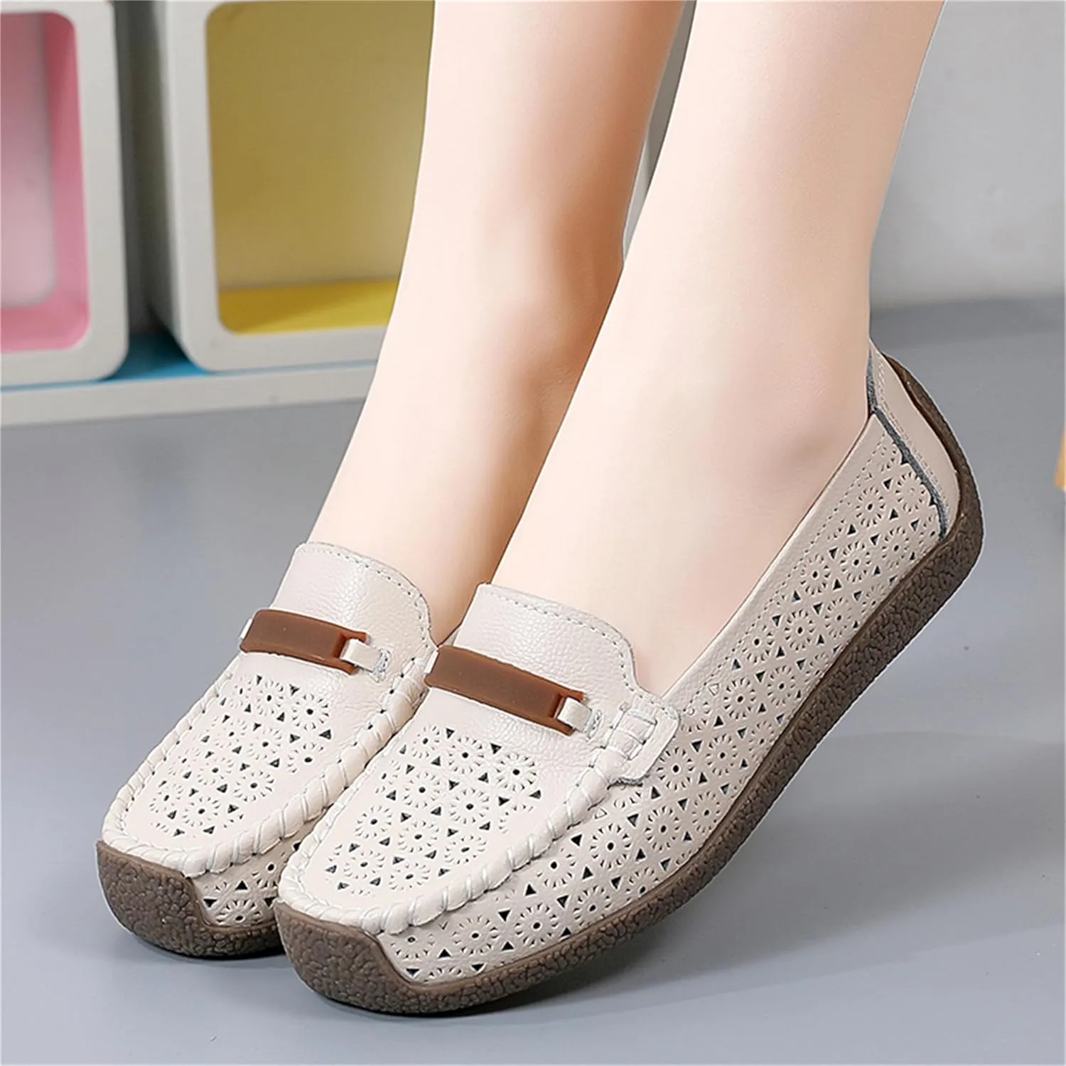 Veroders Leather Loafers Classic Flats Loafer Shoes for Women Breathable Lightweight Flexible School Casual