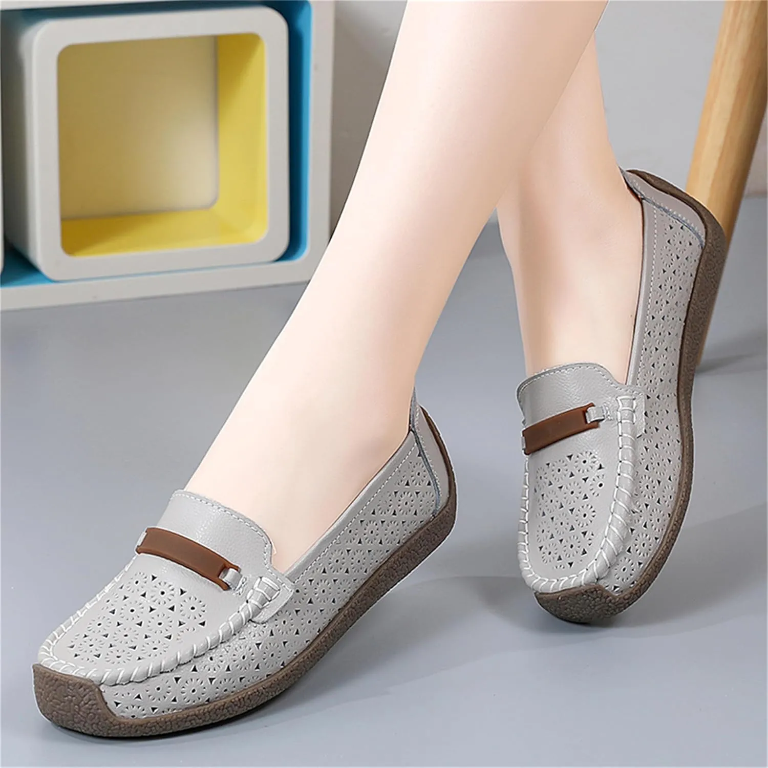 Veroders Leather Loafers Classic Flats Loafer Shoes for Women Breathable Lightweight Flexible School Casual