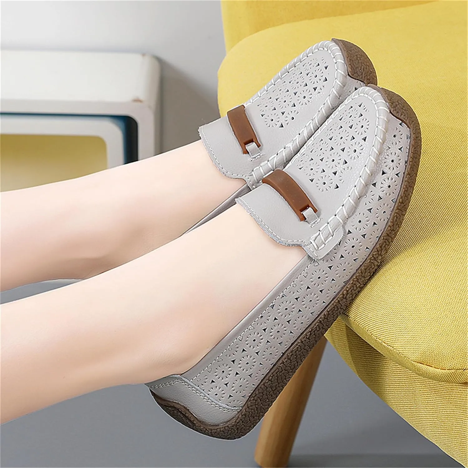Veroders Leather Loafers Classic Flats Loafer Shoes for Women Breathable Lightweight Flexible School Casual