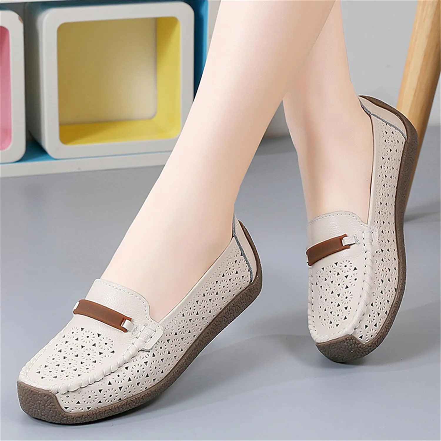 Veroders Leather Loafers Classic Flats Loafer Shoes for Women Breathable Lightweight Flexible School Casual
