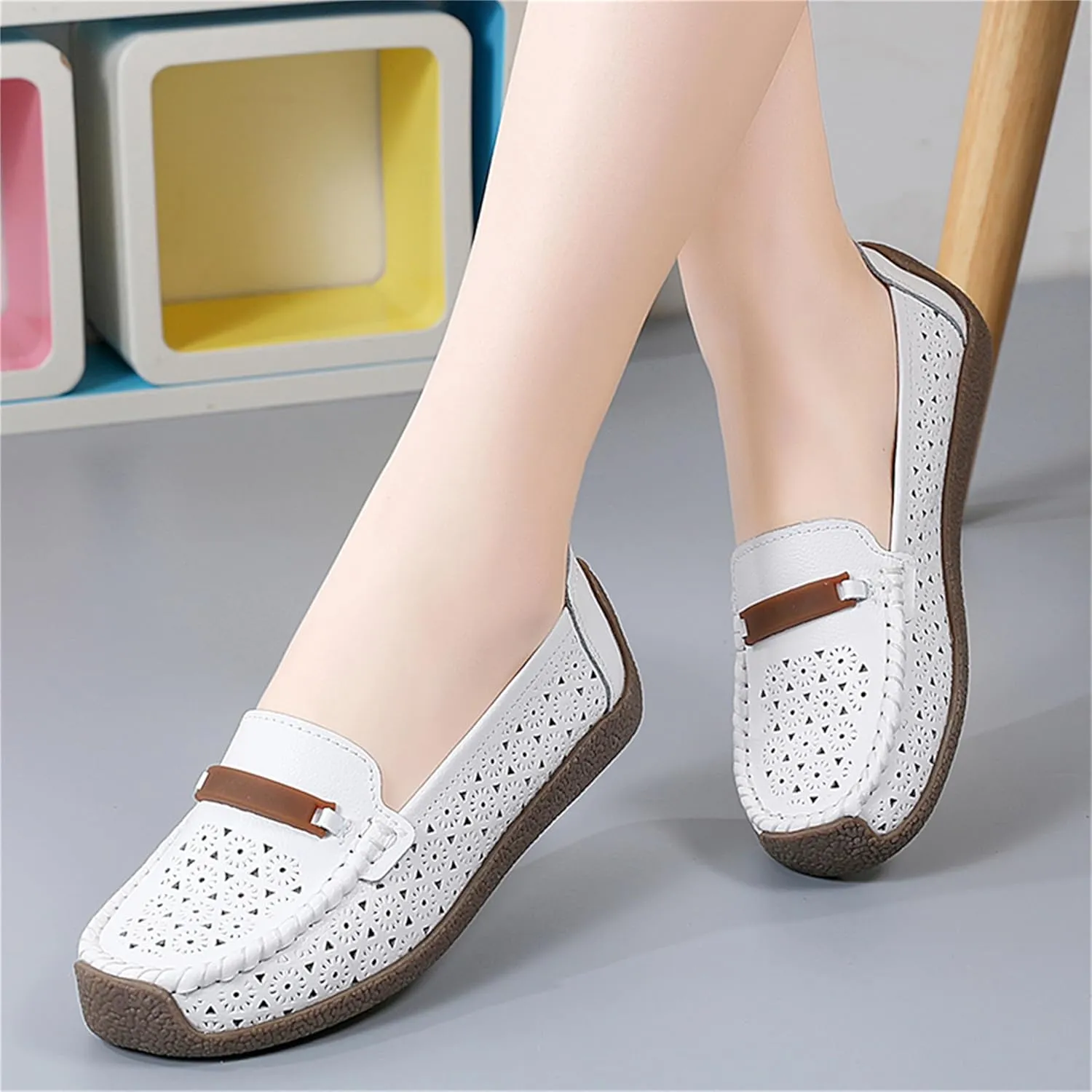 Veroders Leather Loafers Classic Flats Loafer Shoes for Women Breathable Lightweight Flexible School Casual