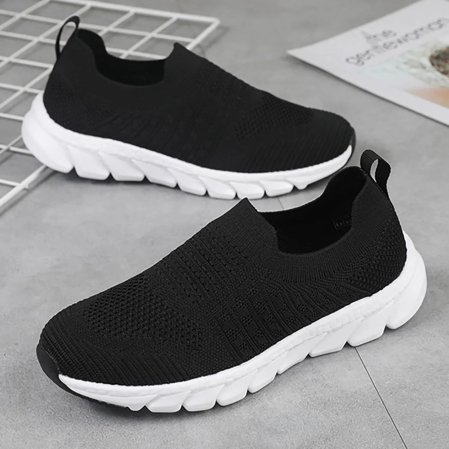 Women's Slip-on Shoes Wide Width Sneakers Hands Free Non Slip Work Shoes Women Walking Woman Shoes Casual White Sneakers Slip On Tennis Shoe Loafers Shoe
